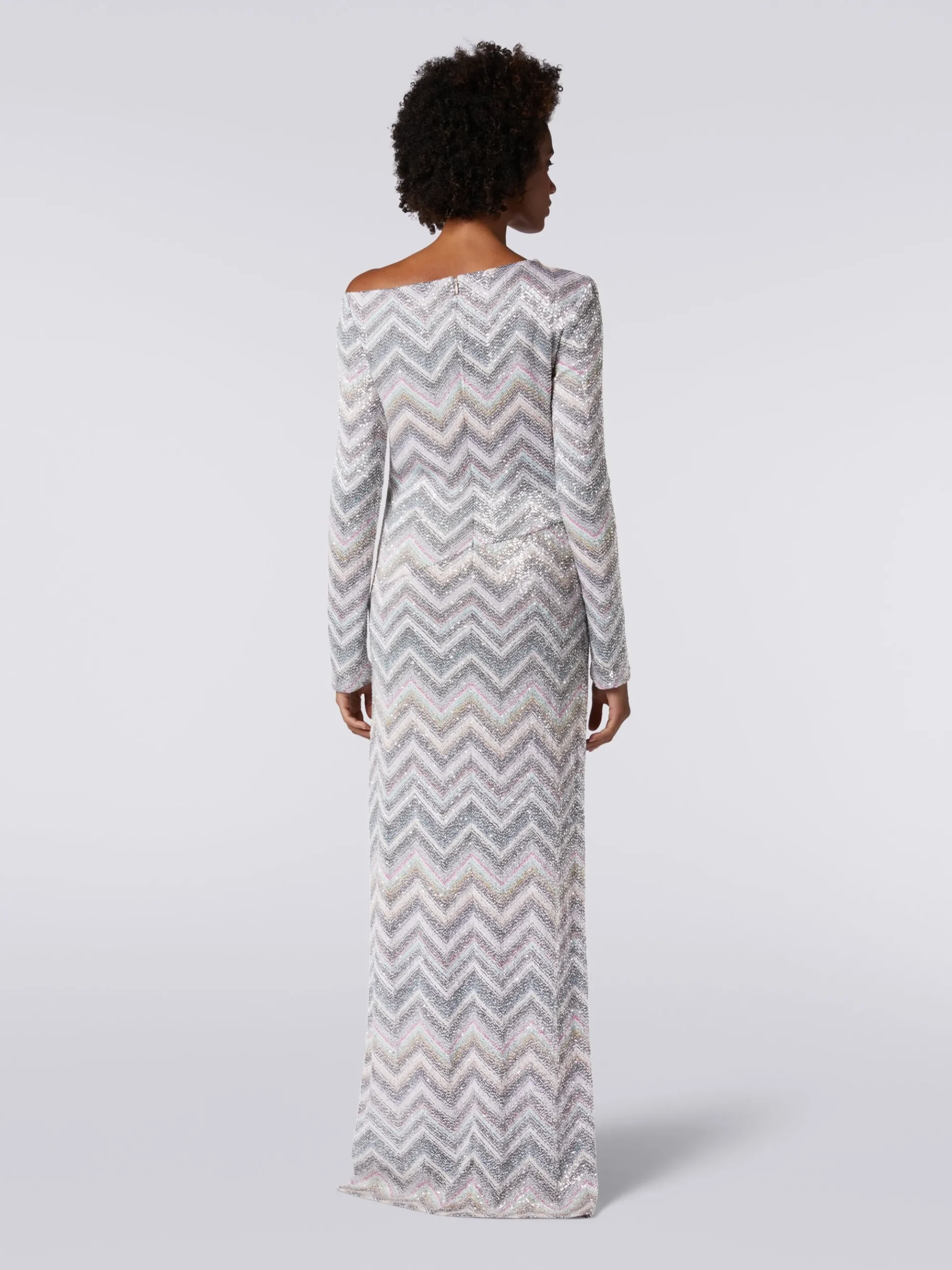 Abito lungo in maglia zig zag con applicazione di paillettes