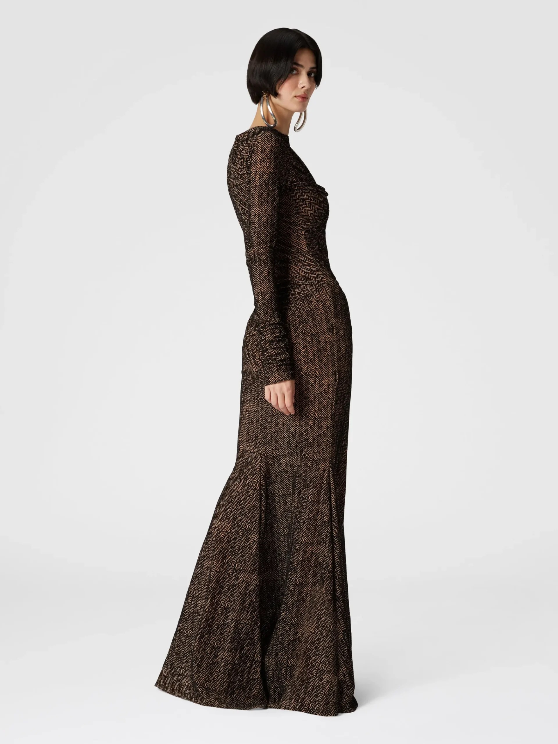 Abito lungo in tulle con arricciature