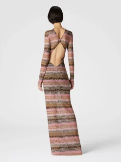 Abito lungo in viscosa chevron e lurex con dettaglio cut out