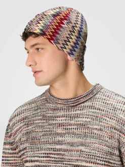 Beanie in lana con zig zag verticali
