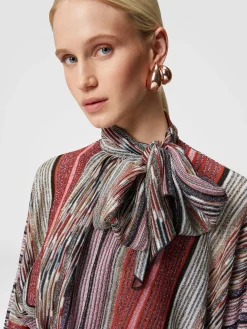 Blusa con collo foulard in viscosa lamé