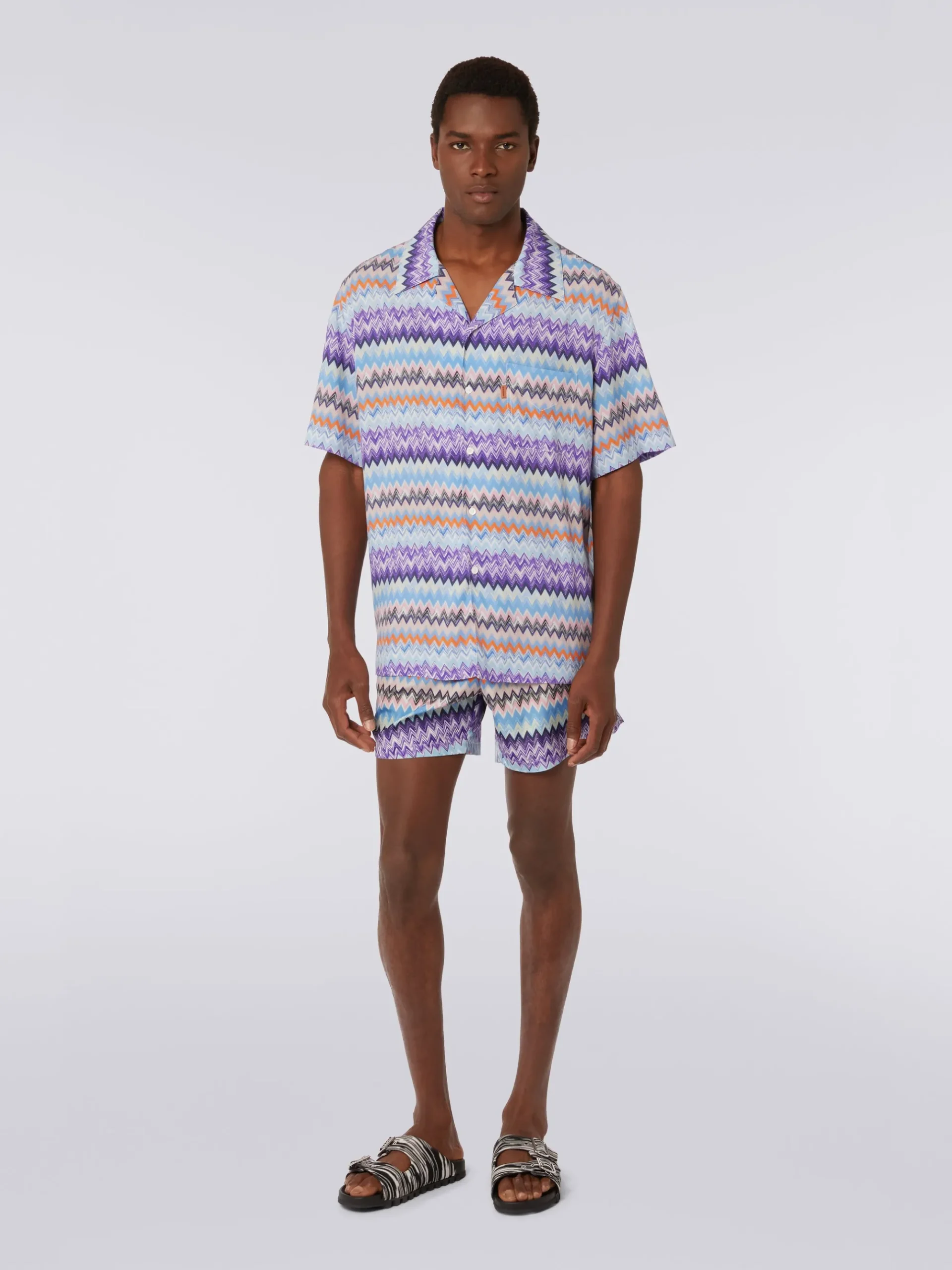Camicia a maniche corte modello bowling in viscosa chevron