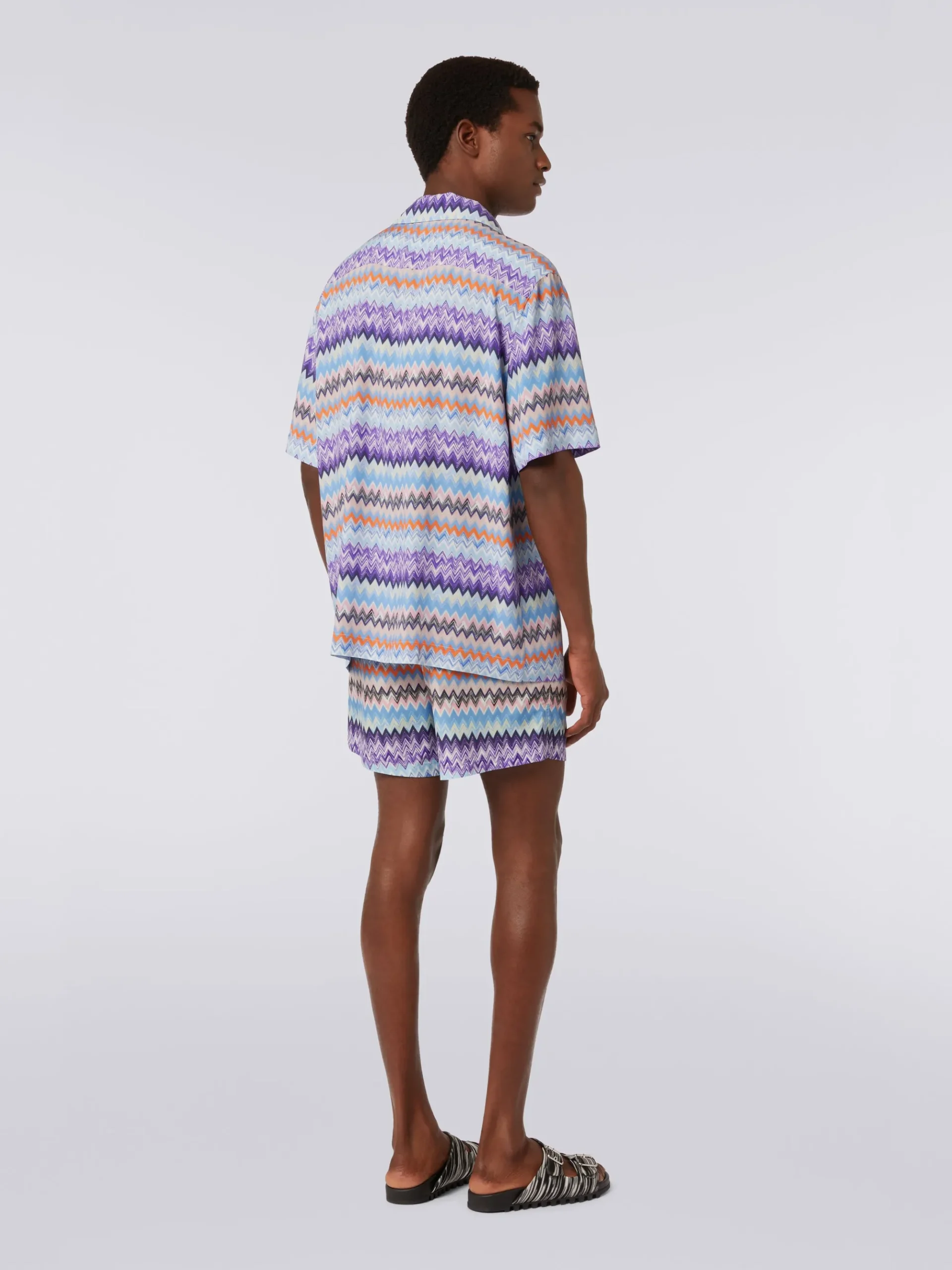 Camicia a maniche corte modello bowling in viscosa chevron