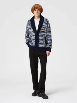 Cardigan in lana zig zag con collo sciallato
