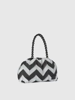 Clutch in tessuto zig zag con tracolla remobile