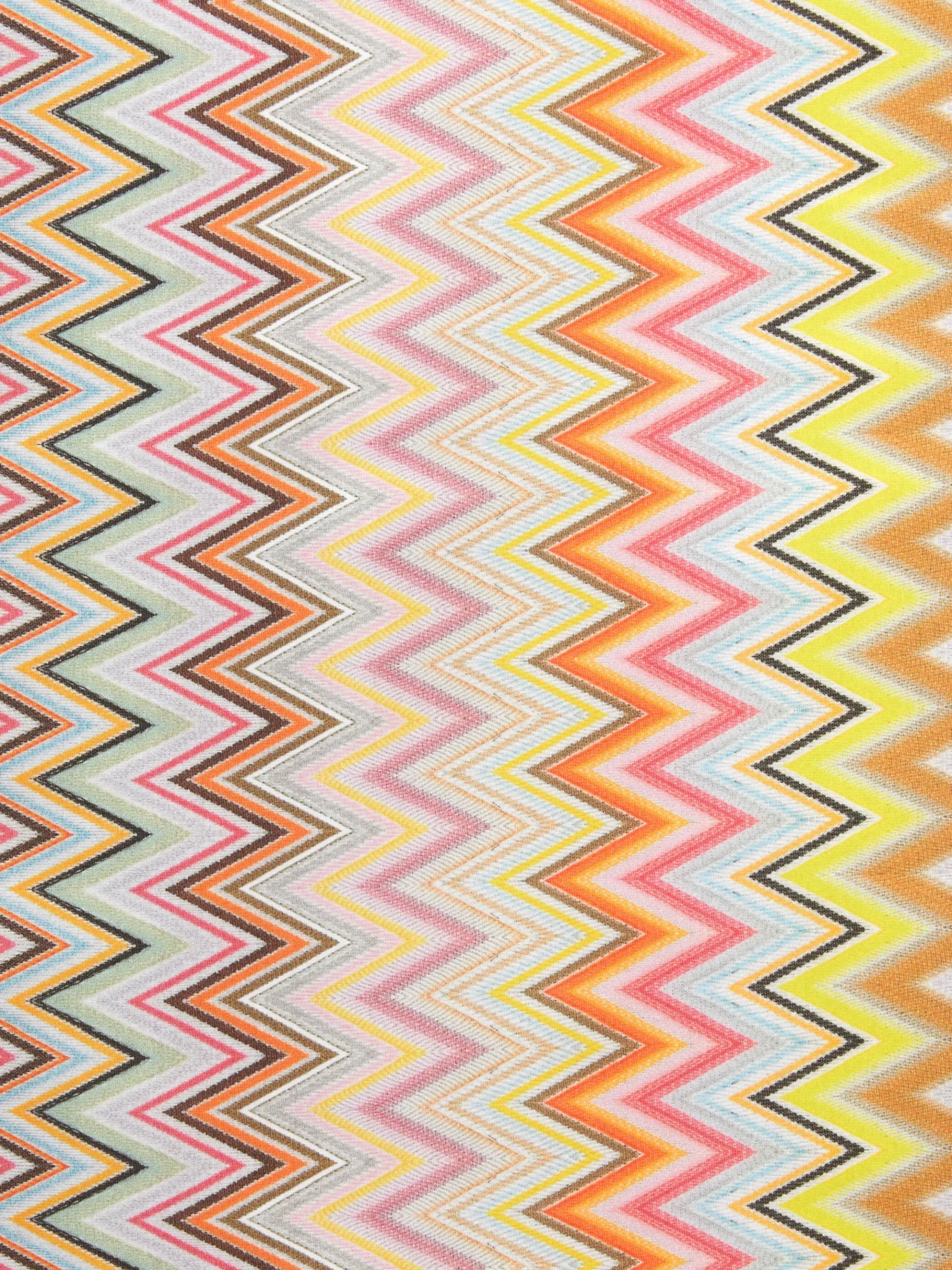 Coperta in cotone stretch zig zag con profili a contrasto