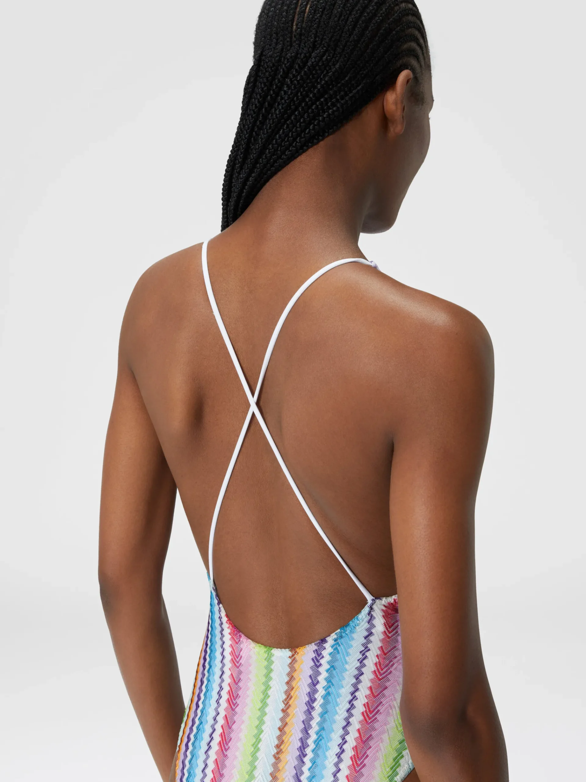 Costume intero stampa zig zag con scollatura a V