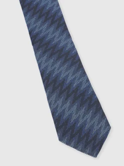 Cravatta in seta con zig zag allungato