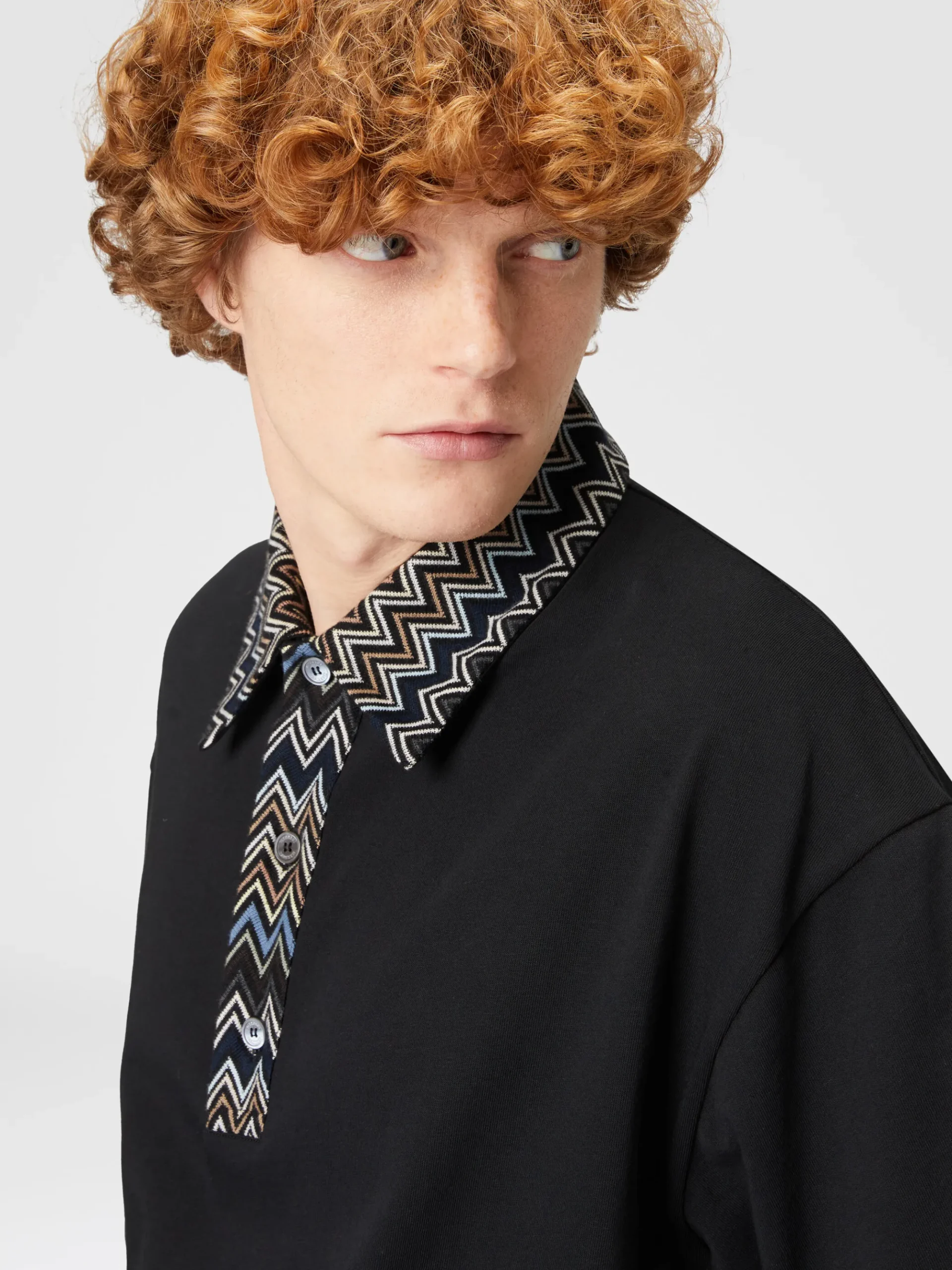 Polo in jersey di cotone con inserti in maglia chevron