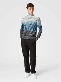 Pullover a collo alto in lana fiammata