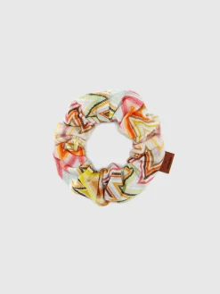 Scrunchie in cotone zig zag con etichetta logo