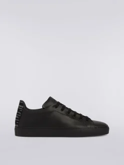 Sneakers in pelle con inserto fiammato