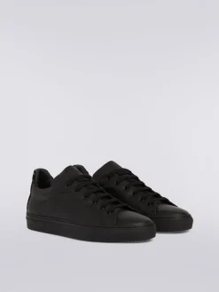 Sneakers in pelle con inserto fiammato