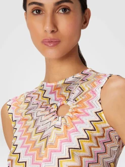 Top senza maniche con scollatura arricciata