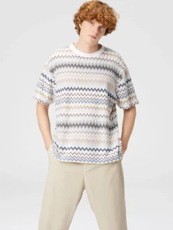 T-shirt con motivo zig zag e logo posteriore